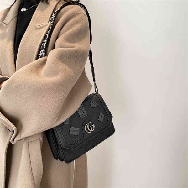 

70% off deals online 2022 new korean fashion women's bag small square wide shoulder strap leisure personality micro chapter lingge sing
