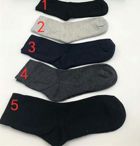 

pairs/lot crocodile cotton men embroidery sports male medium tube solid color socks black gray white men's