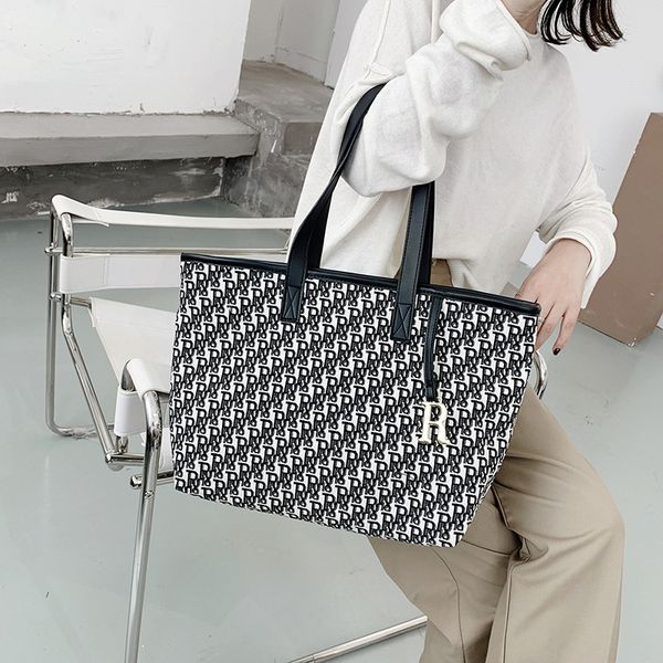 

design jewelry bag women new fashion large capacity tote simple and fashionable temperament single shoulder handbag