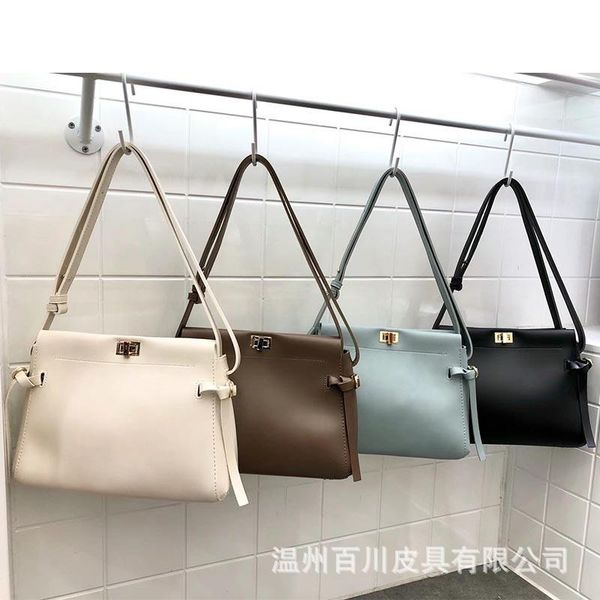 

simple and trendy ladies messenger bag solid color pu large capacity evening bags