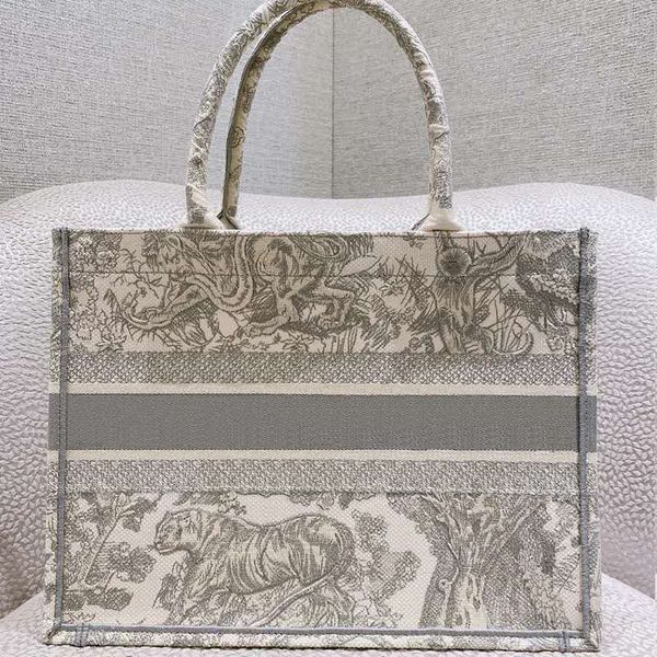 

2021 new embroider tiger pattern large capacity big luxury brand shopping bag handbag double luxury full embroidery by hand