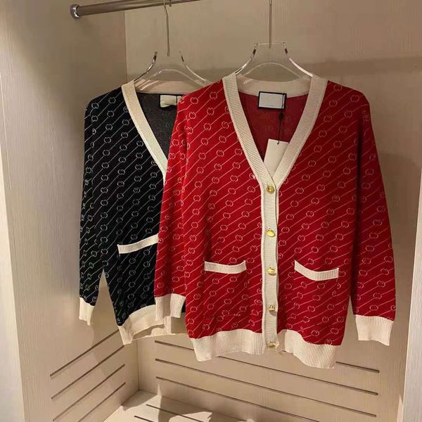 

chaopaigu 21 autumn and new all over printed old letter hook flower v-neck contrast color long sleeve knitted sweater, White;black