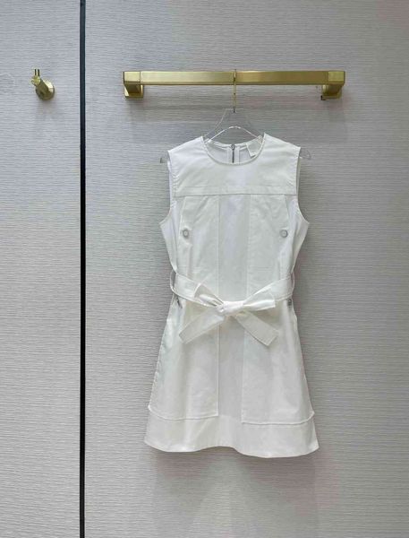

dress 21 early spring lace up sleeveless waist straight tube version white , handsome and clean, showing thin goddess temperament, White;black
