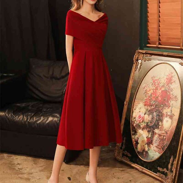 

wine red bride toast female 2021 new summer small man can wear temperament engagement dress in spring and autumn, White;black