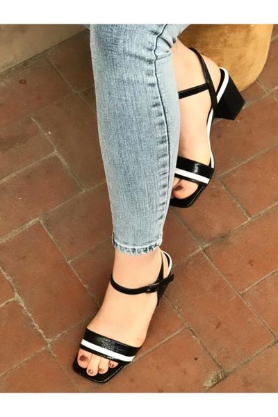 

sandals women's white line detailed black color