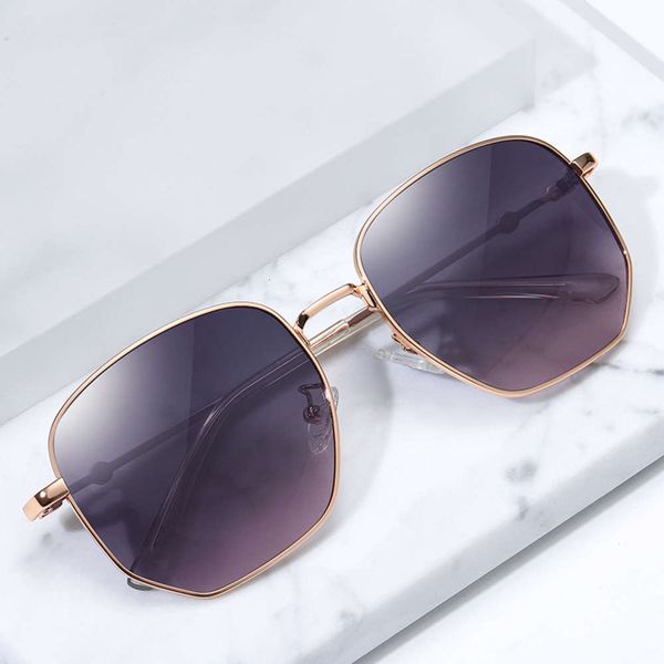 

2021 new net red same two color polarizer fashion street p sunglasses women, Silver
