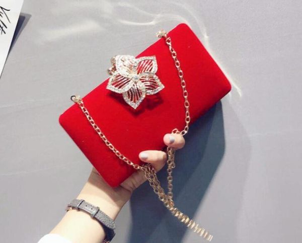

2022 red black velet rhinestones evening bag wedding purse finger ring diamonds chain shoulder handbags crystal evening bag 01