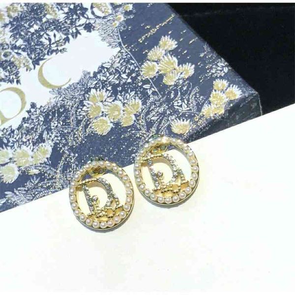 

70% off outlet online 2021 new letter earrings silver needle family full diamond small pearl earrings, Golden