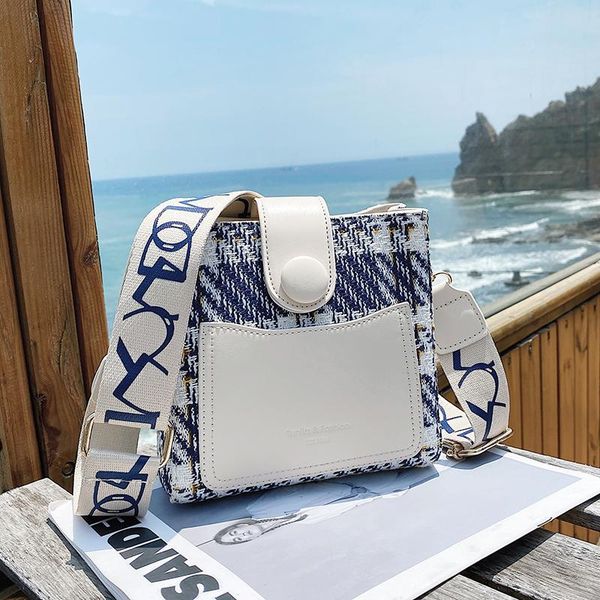 

shoulder bags niche design bag women 2021 fashion all-match wide crossbody bucket width: 17cm