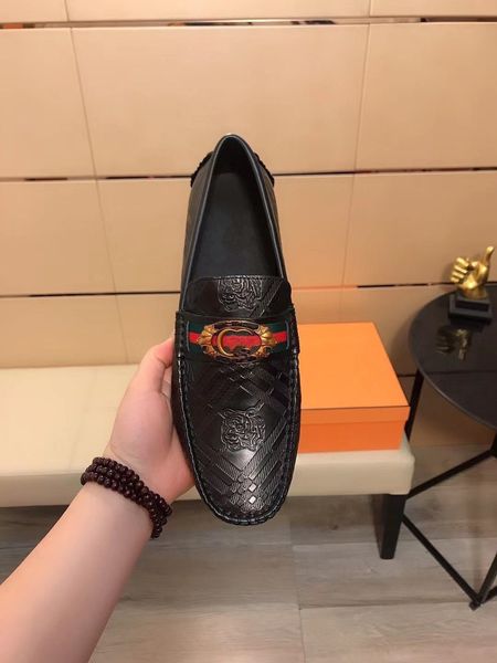 

luxury men driving shoes with superstar flats sneakers fashion metal button peas and classic solid color mjk005, Red;white