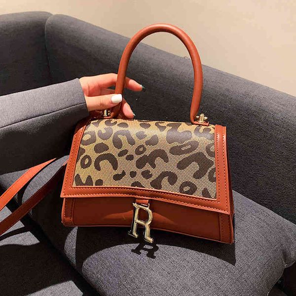 

2022 factory wholesale bag female autumn winter single shoulder messenger h-held fashionable and versatile simple personalized bag