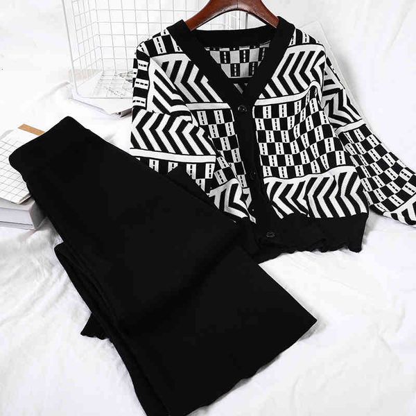 

women's two piece pants trouser ensemble with v-neck cleavage, set of two pieces sweater vest and loose mesh slacks r24z, White