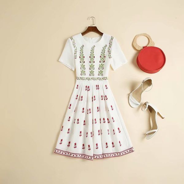 

capris sweet cute 2021 summer fashion vestidos women o-neck lurex embroidery flower patterns short sleeve big swing street, Black;gray