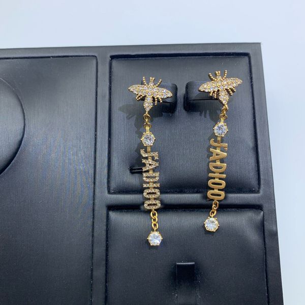 

dijia inlaid diamond letter bee female d family fragrance simple net red versatile anti allergy earringsmhvj, Black