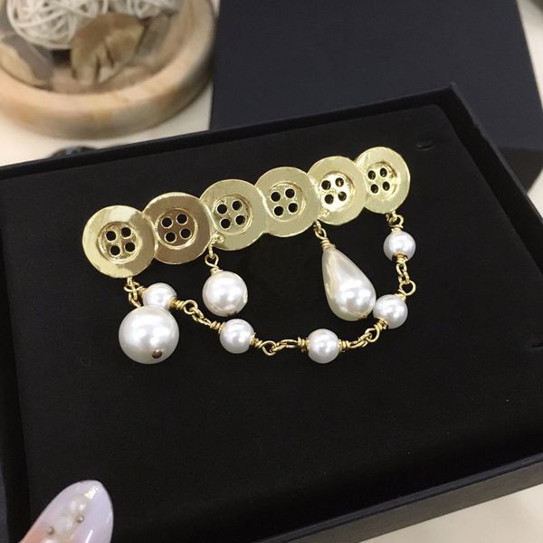 

metal brooch round button design luxury pearl pendant famous brand fashion jewelry women pin gifts for girls, Gray