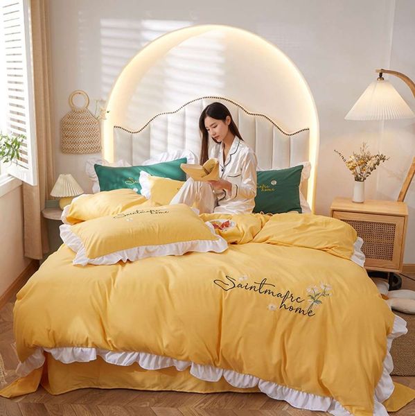 

lace 4-piece set of 3-piece thickened matted dormitory bedding