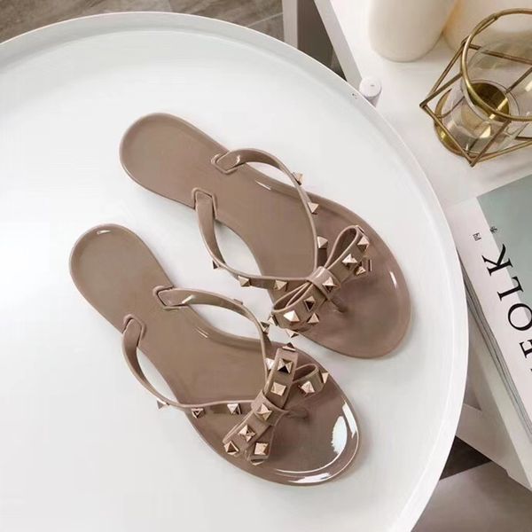 

luxury brand flip flops rivet design flat casual outdoor shoes new summer fashion sandals woman slippers 80% off outlet online sale, Black