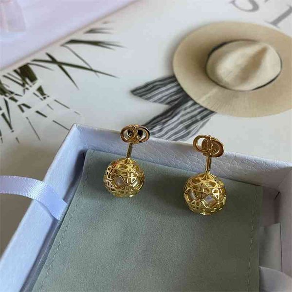

70% off outlet online new pearl stud round pearl hollow fashion temperament personality versatile earrings, Golden