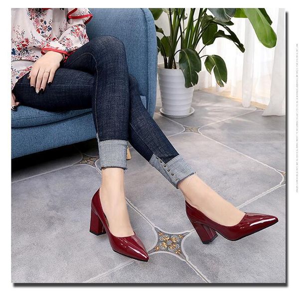 

dress shoes rough with single female 2021 spring in red pointed small leather and summer shallow mouth women's, Black