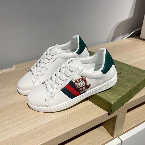 

casual shoes g family dingdang maoniubaobao embroidered little white shoes women's new flat bottomed student leisure sports board in sp, Black