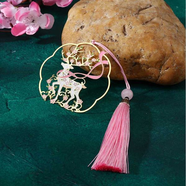 

1pc creativity color elk plum blossom bookmark cute brass art pattern book mark page folder office school supplies stationery