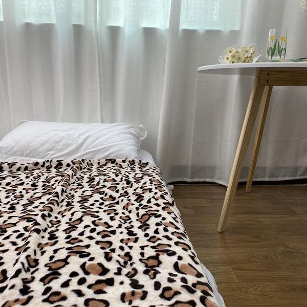 

blankets ins wind coral fleece leopard print nap air conditioning blanket office bedroom household warmth