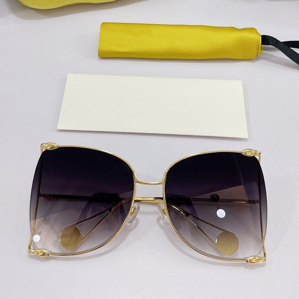 

2021 new high version fashion large frame pearl women's sunglasses with personalized design and good texture metal sunglasses, White;black