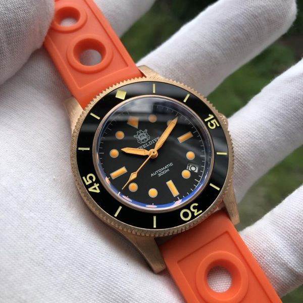 

wristwatches steeldive sapphire vintage 41mm black dial diving watch cusn8 bronze case nh35 automatic movement mechanical men's wristwa, Slivery;brown