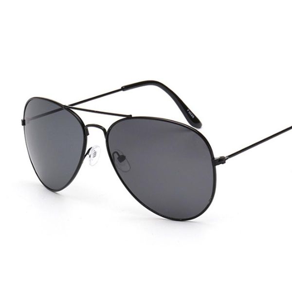 

sunglasses classic male and female sunglasses, neutral brand design, pilot style, with color transparent mirror, outdoor use, White;black