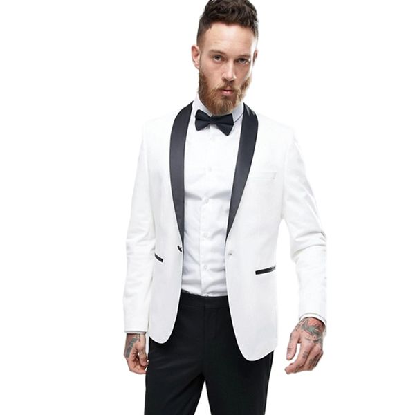 2022 Abiti da uomo bianchi Giacca da smoking da sposa Scialle nero Pantaloni con risvolto Slim Fit Prom Party Blazer Sposo Abiti da cerimonia 2 pezzi Abiti da sera maschili Bussiness Cena