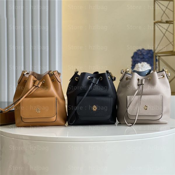 

luxurys designers bag black m57687 purse wallet aged gold-color hardware duffle bag turn lock shoulder bags leather drawstring lockme bucket