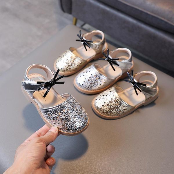 

sandals girls' south korean princess shoes 2021 summer children's hollow baotou soft soled wholesale 1-5, Black;red