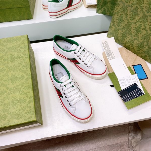 

[with box] fashion men shoe designer women leather lace up platform oversized sole sneakers white black mens womens luxury velvet suede casu