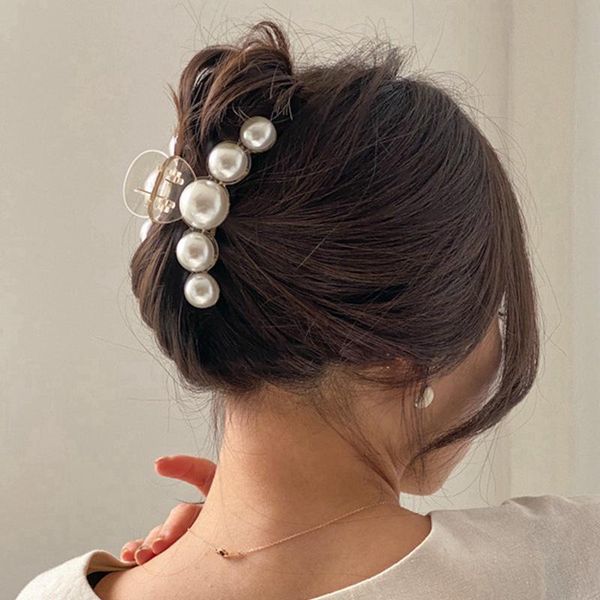 

hair clips & barrettes aomu 2021 hyperbole big pearls acrylic claw size makeup styling for women accessories, Golden;silver