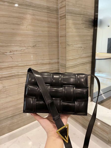 

2021 3 colors b brand fashion messenger waist bag for ladies multifunctional handbag