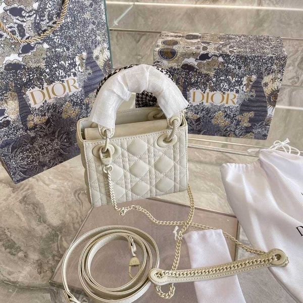 

2021 casual and fashionable carry on bag with little fragrance handbag 5ecl