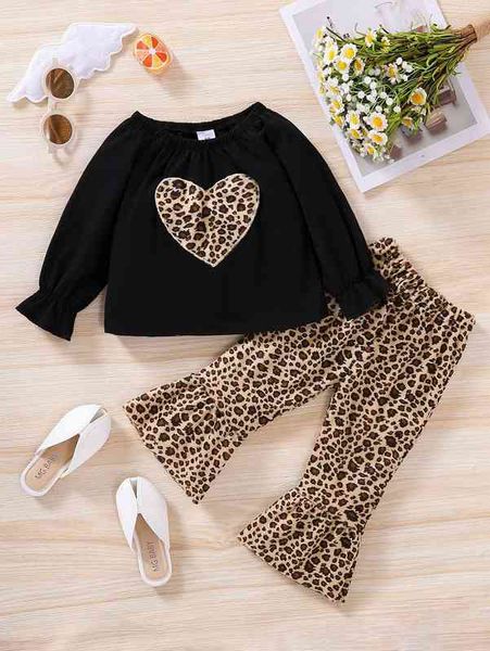 

baby heart print flounce sleeve & leopard print flare leg pants she, White