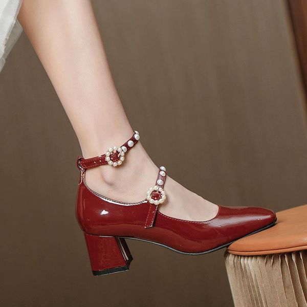 

dress shoes the 2021 mary jane women's single shoe with pearl toe and patent leather square heel, Black