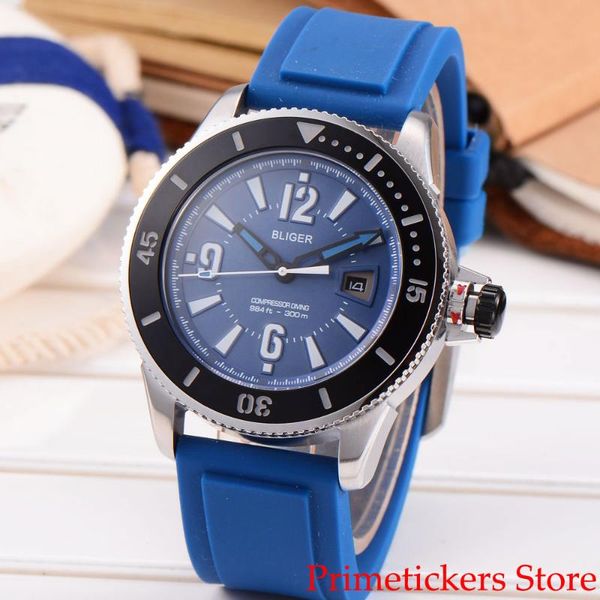 

wristwatches 43mm blue dial black bezel luminous marks date rubber strap automatic movement men's watch, Slivery;brown