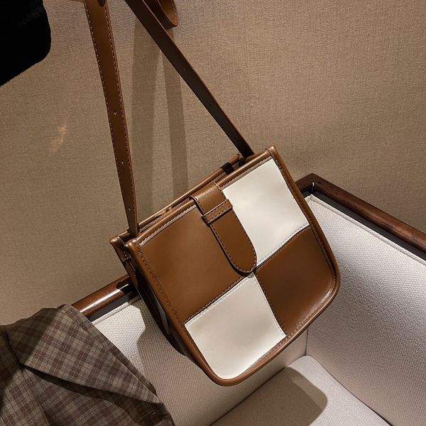 

high sense ins niche 2021 new fashion contrast color single shoulder messenger bag women's autumn and winter armpit bag