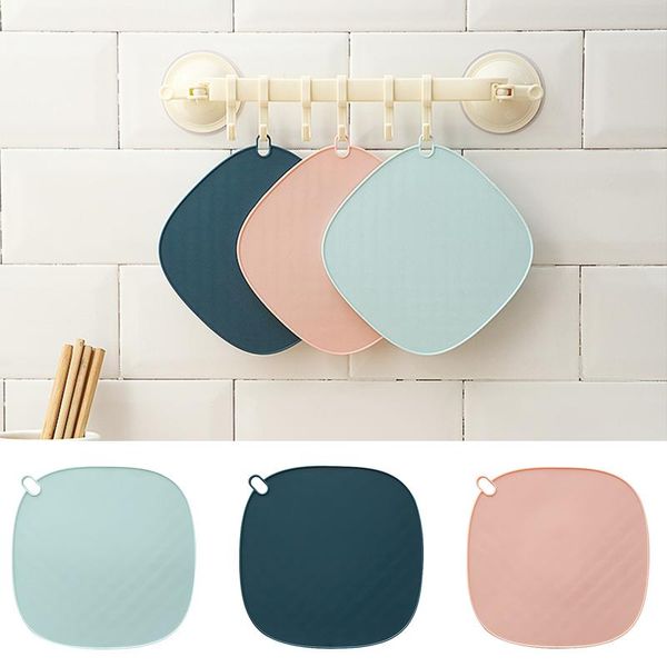 

mats & pads soft glue table mat with hanging hole heat-resistant anti-slip round corner placemat for kitchen 16*16cm l9