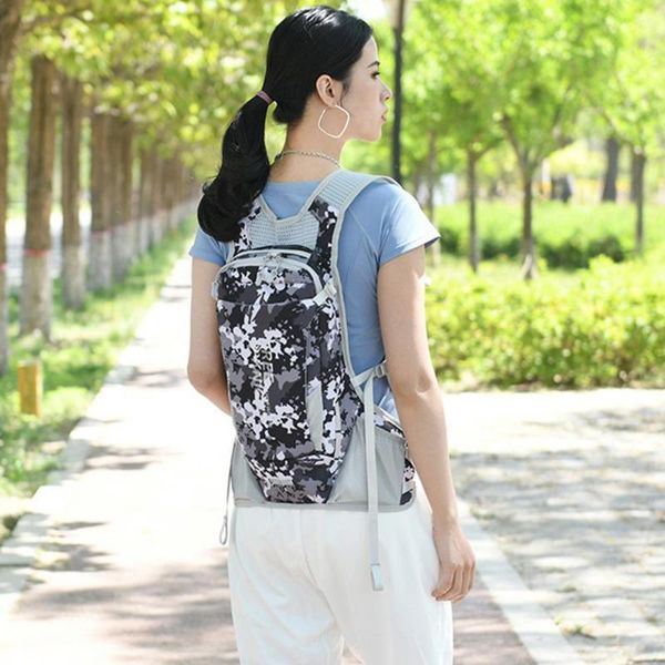 

outdoor bags 12l strong wear-resistant waterproof portable running backpack multifunctional hydration bag for sports