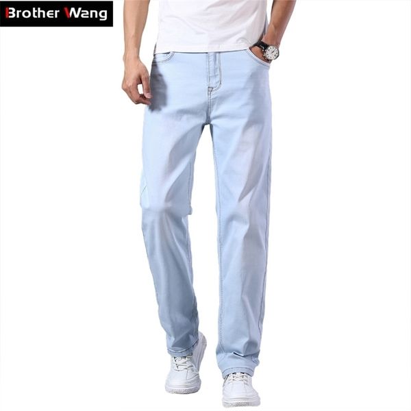 Plus Size 40 42 44 Men's Light Blue Jeans Solto Reta Alongamento Avançado Denim Calças Masculinas Brand Roupas 210716
