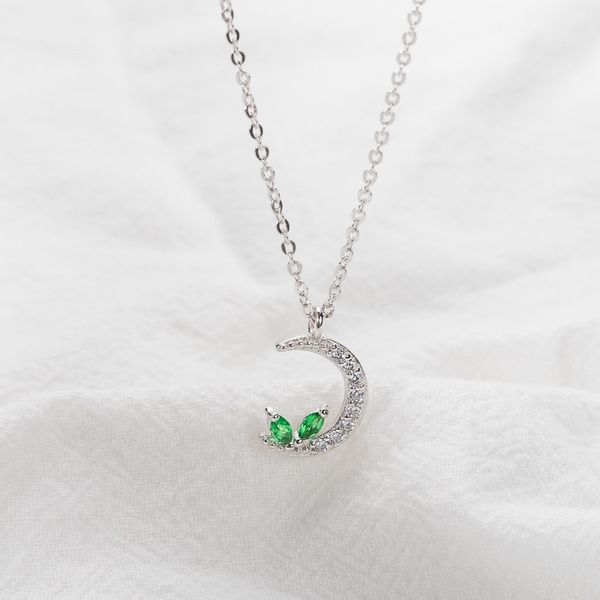 

japanese and korean style diamond inlaid crescent necklace for women, Black