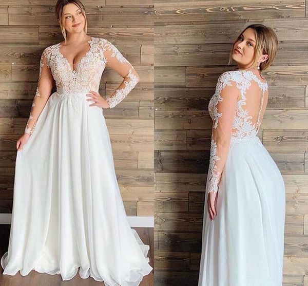 Abiti da sposa da spiaggia taglie forti con maniche lunghe 2022 Moderno scollo a V in pizzo con applicazioni in chiffon Gonna fluida sul retro Abito da sposa Boho