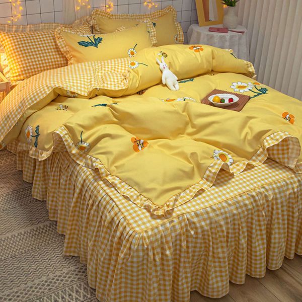 

4-piece bed skirt, clothes, sheet, 3-piece princess heart