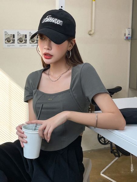 

dazy letter patched curved hem tee z5jv#, White