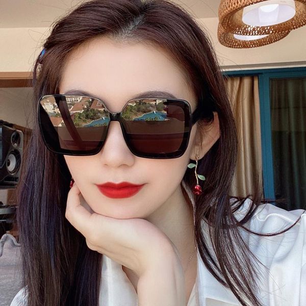 

outdoor eyewear square big black frame women sunglasses fashion style grey lens