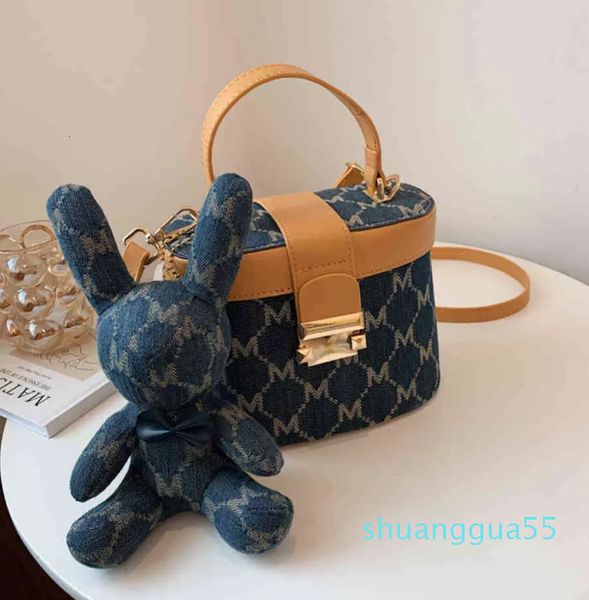 

small bag women's 2021 net red new fashion one shoulder messenger bag foreign style portable woven flower bucket