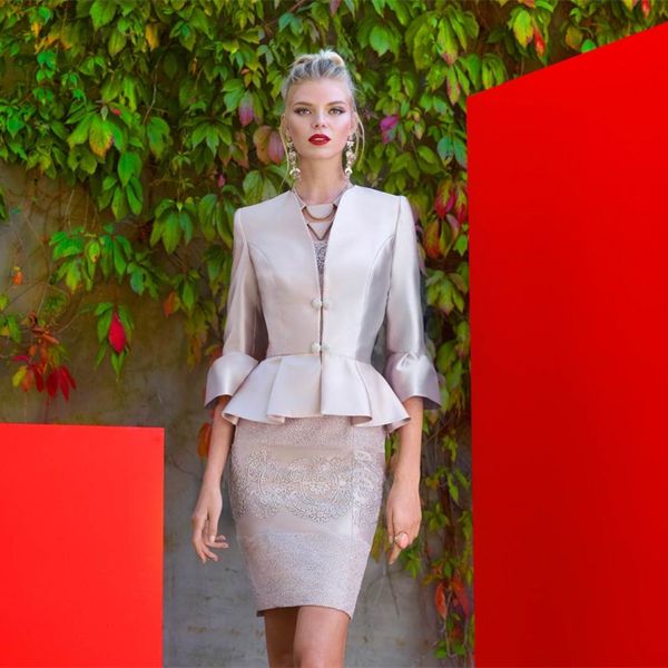 

горячая продажа кружева мать невесты платья jewel шеи карла руис вечерние платья рукава для свадебных матерей вечернее платье с баской куртк, Black;red